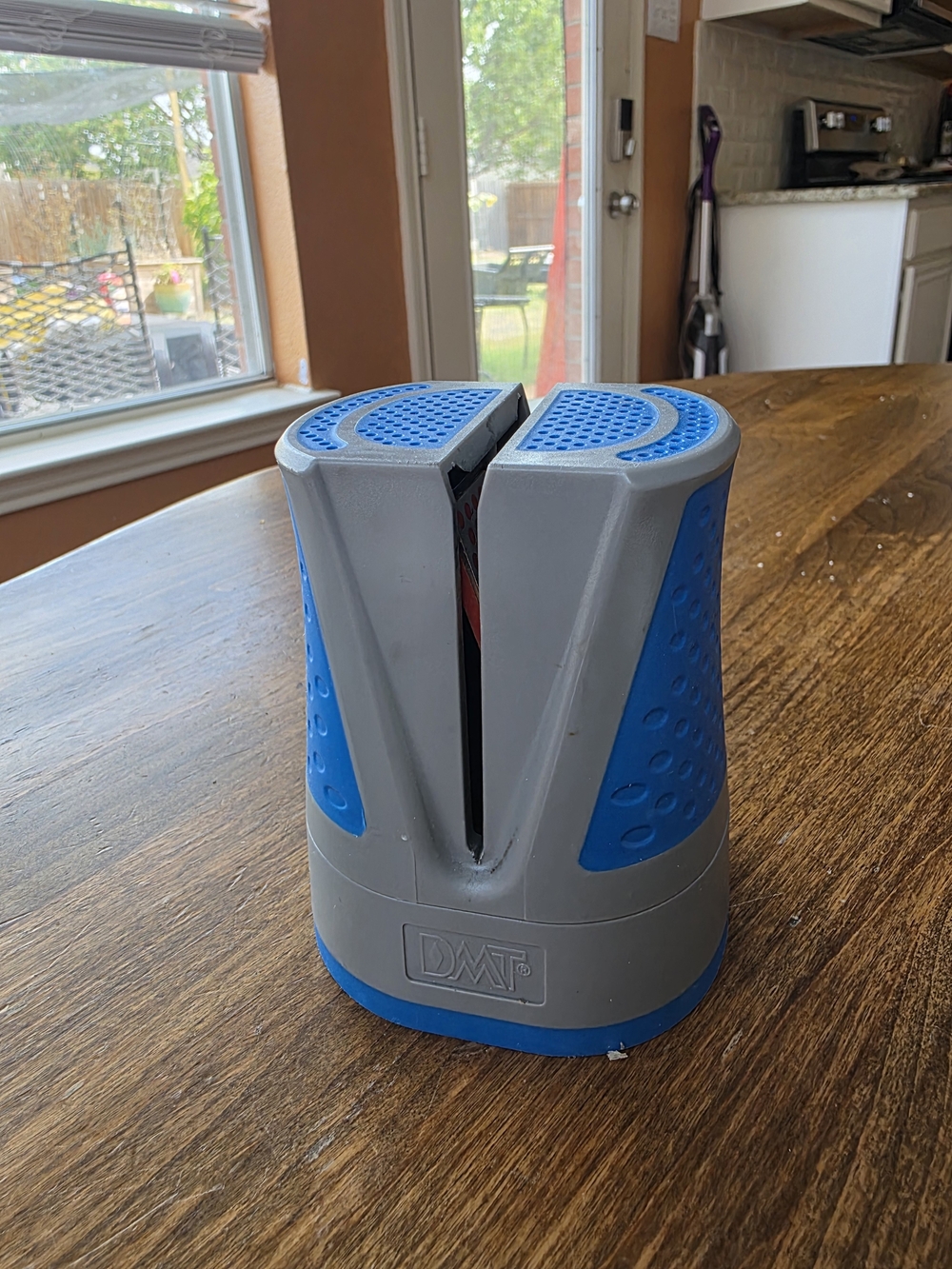 DMT Diamond V-Sharpener - Handheld Knife Sharpener
